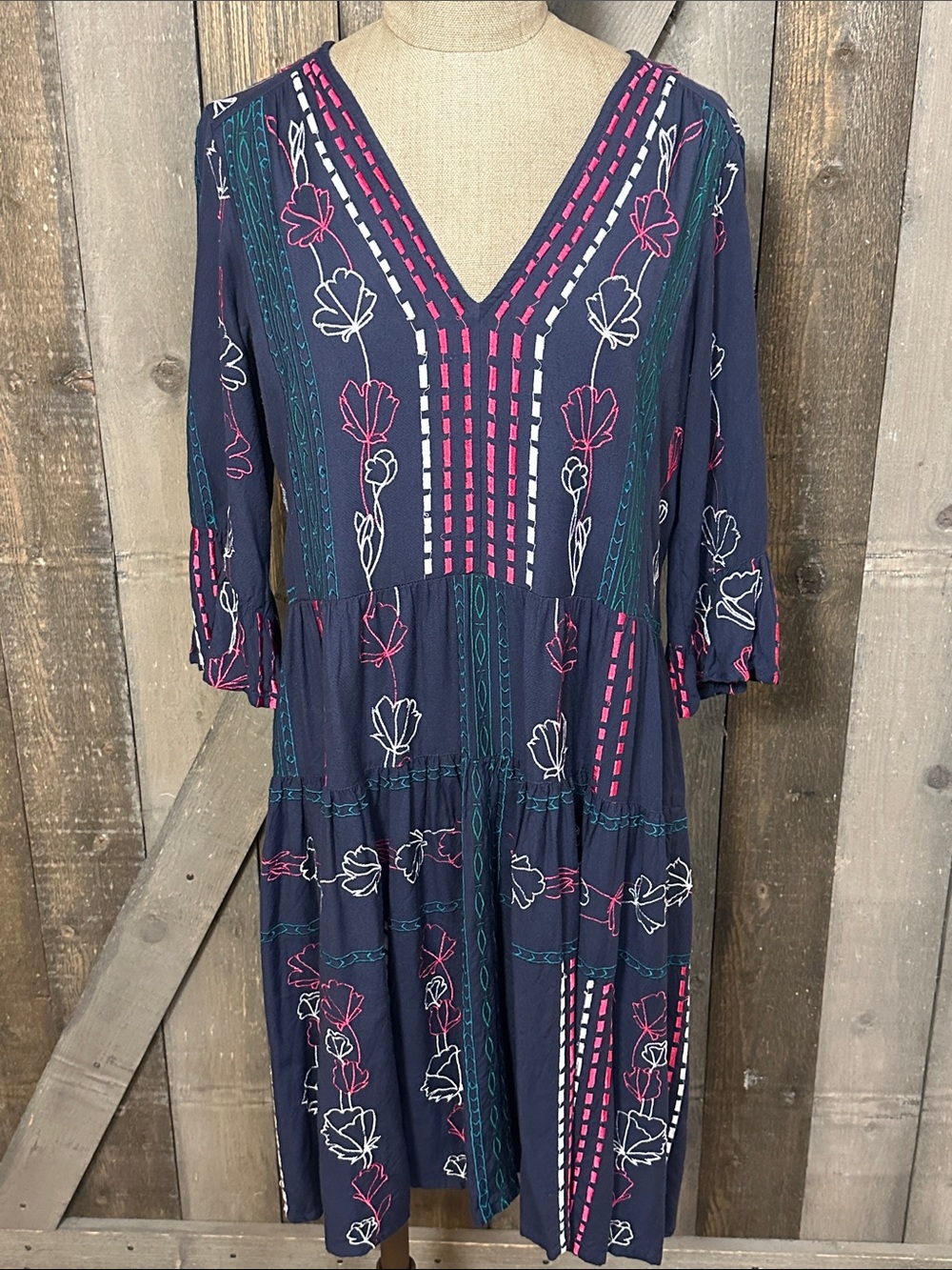 Anthropologie Akemi + Kin Navy Blue Embroidered Boho Floral Mini Dress Size 8 - Picture 4 of 12